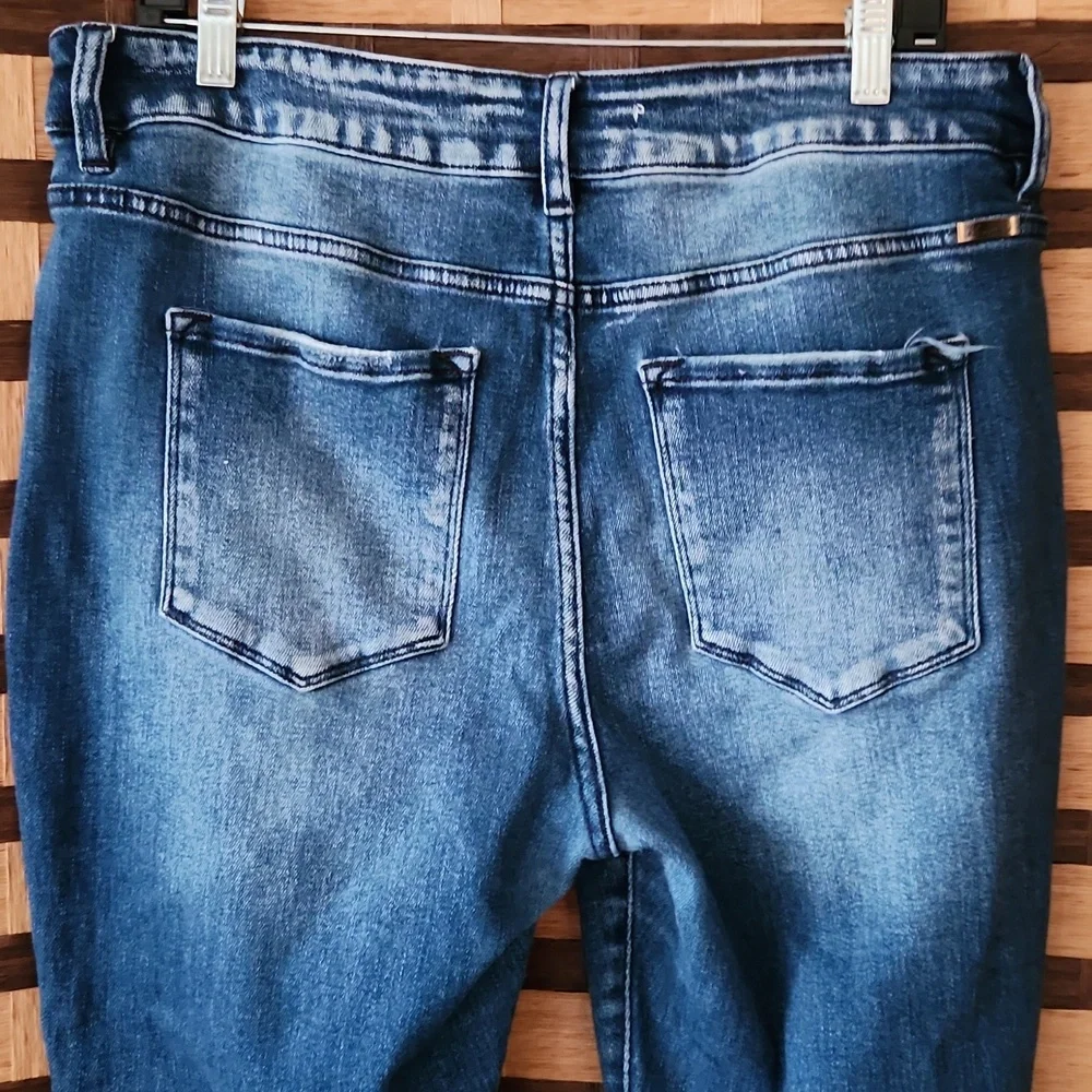 Kancan Stretch Fray Hem Capri  Jeans - Picture 5 of 9